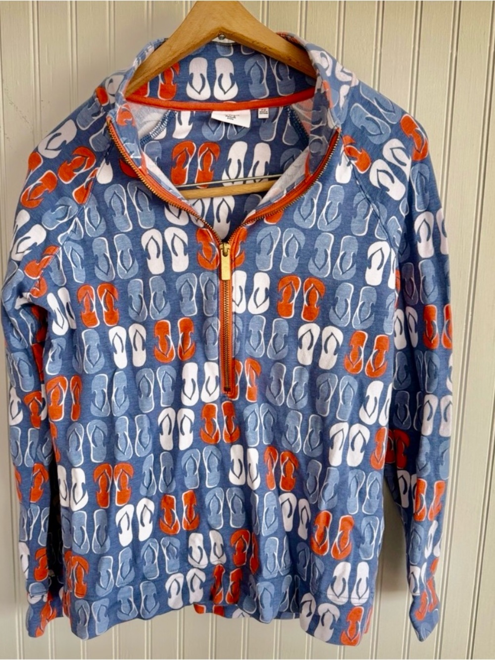 crown & ivy beach Blue and White Flip-Flop Print Pullover Sweater petite small